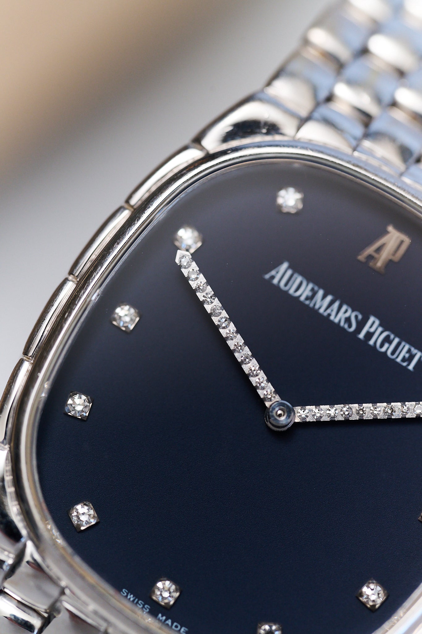 AUDEMARS PIGUET COBRA '18K WHITE GOLD' DIAMOND INDICES