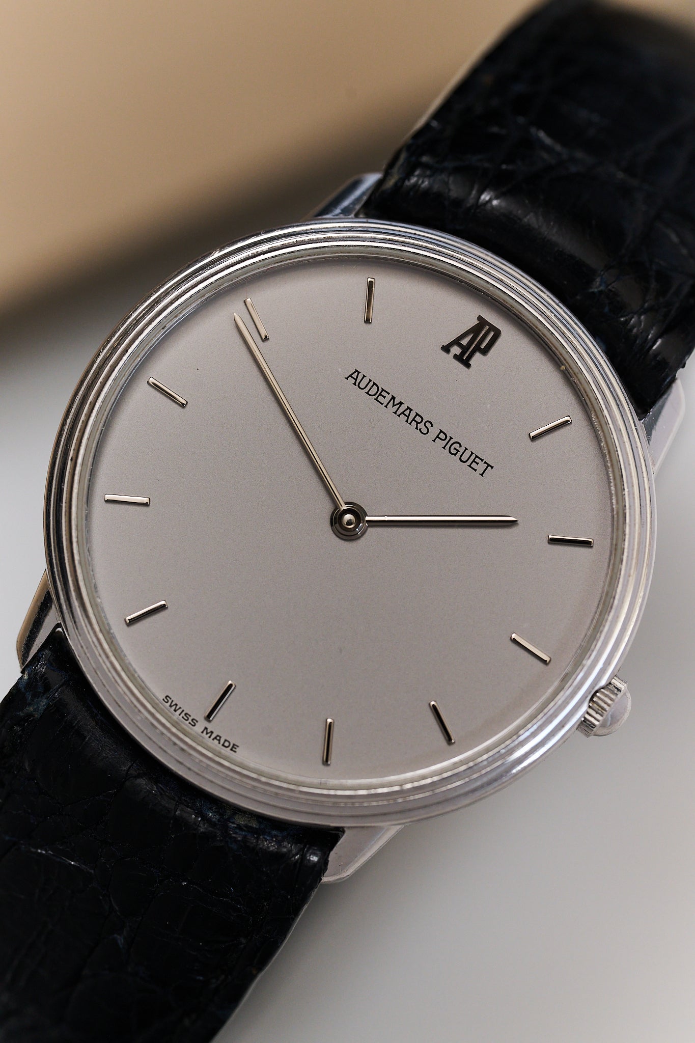 AUDEMARS PIGUET '18K WHITE GOLD' QUARTZ GREY DIAL