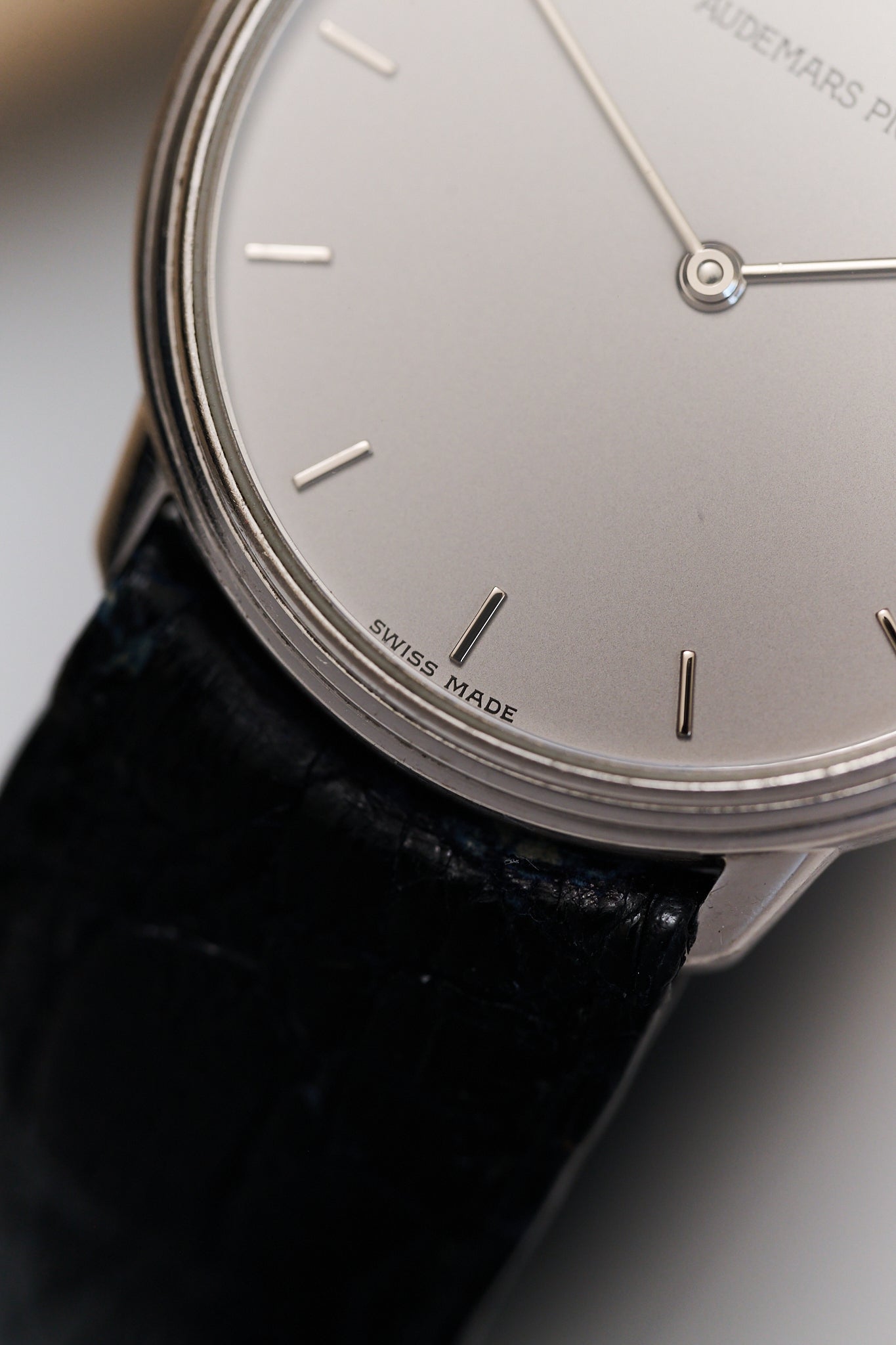 AUDEMARS PIGUET '18K WHITE GOLD' QUARTZ GREY DIAL
