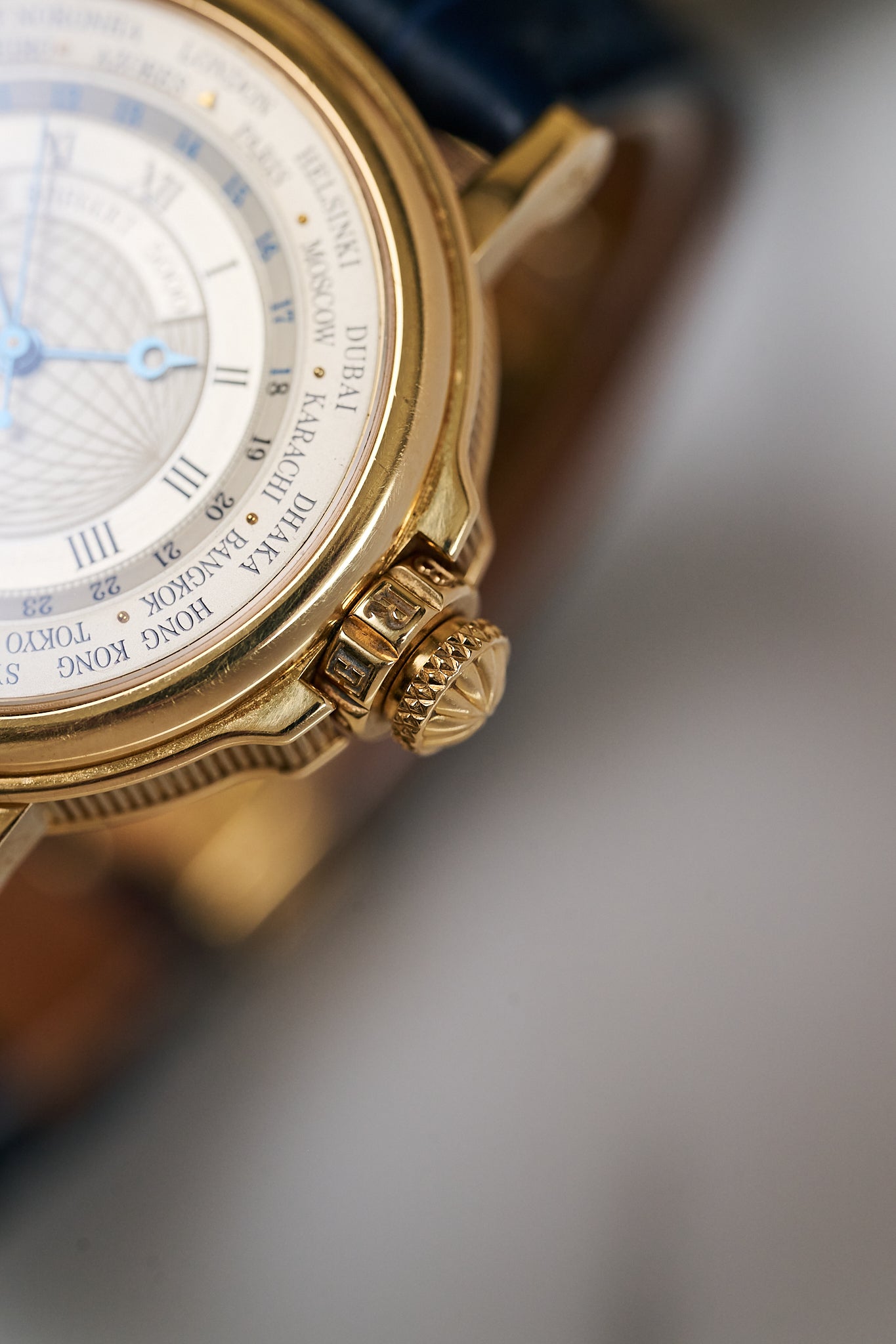 BREGUET MARINE 18K YELLOW GOLD 'HORA MUNDI' 3700BA