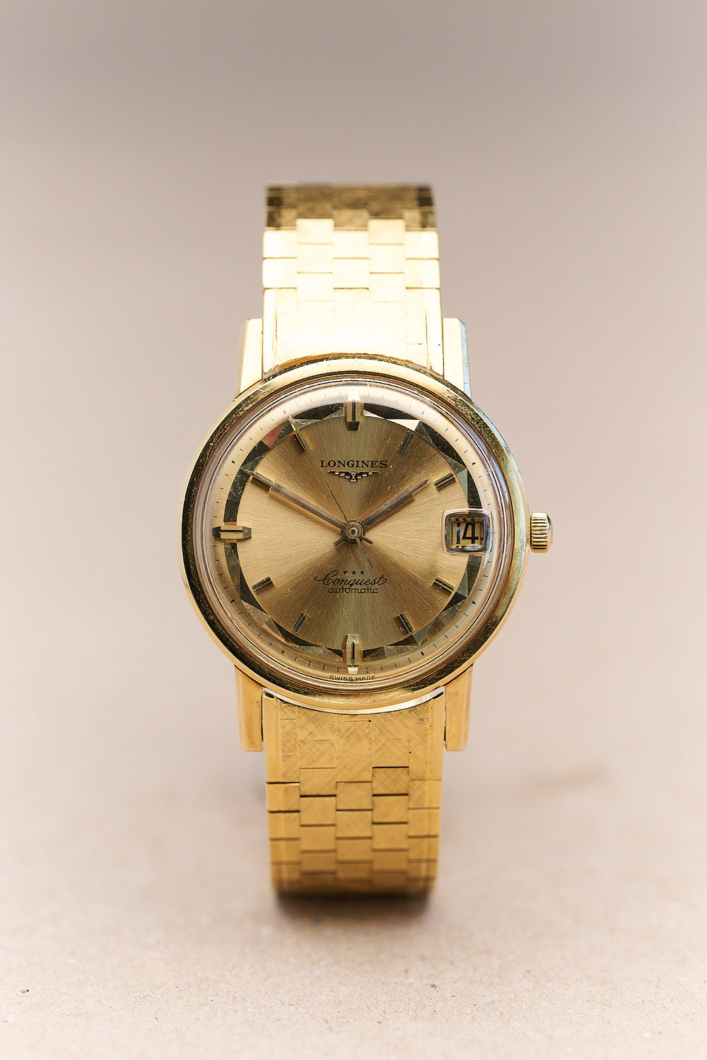 LONGINES 'CONQUEST DELUXE' 18K YELLOW GOLD