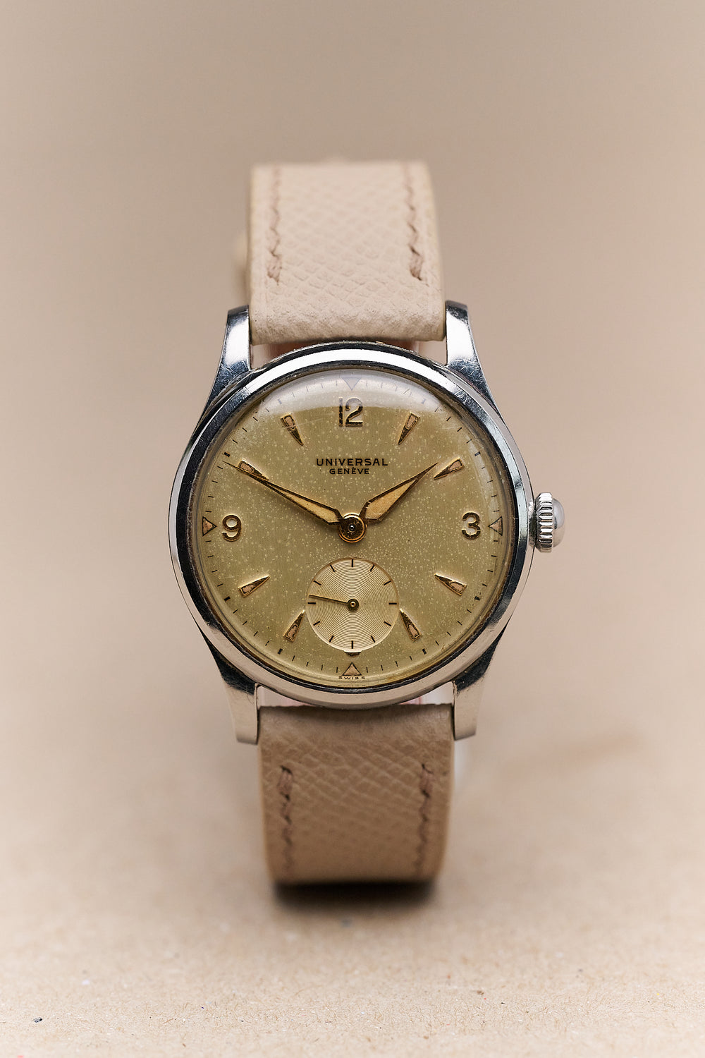 UNIVERSAL GENEVE 212156 'RADIUM DIAL'