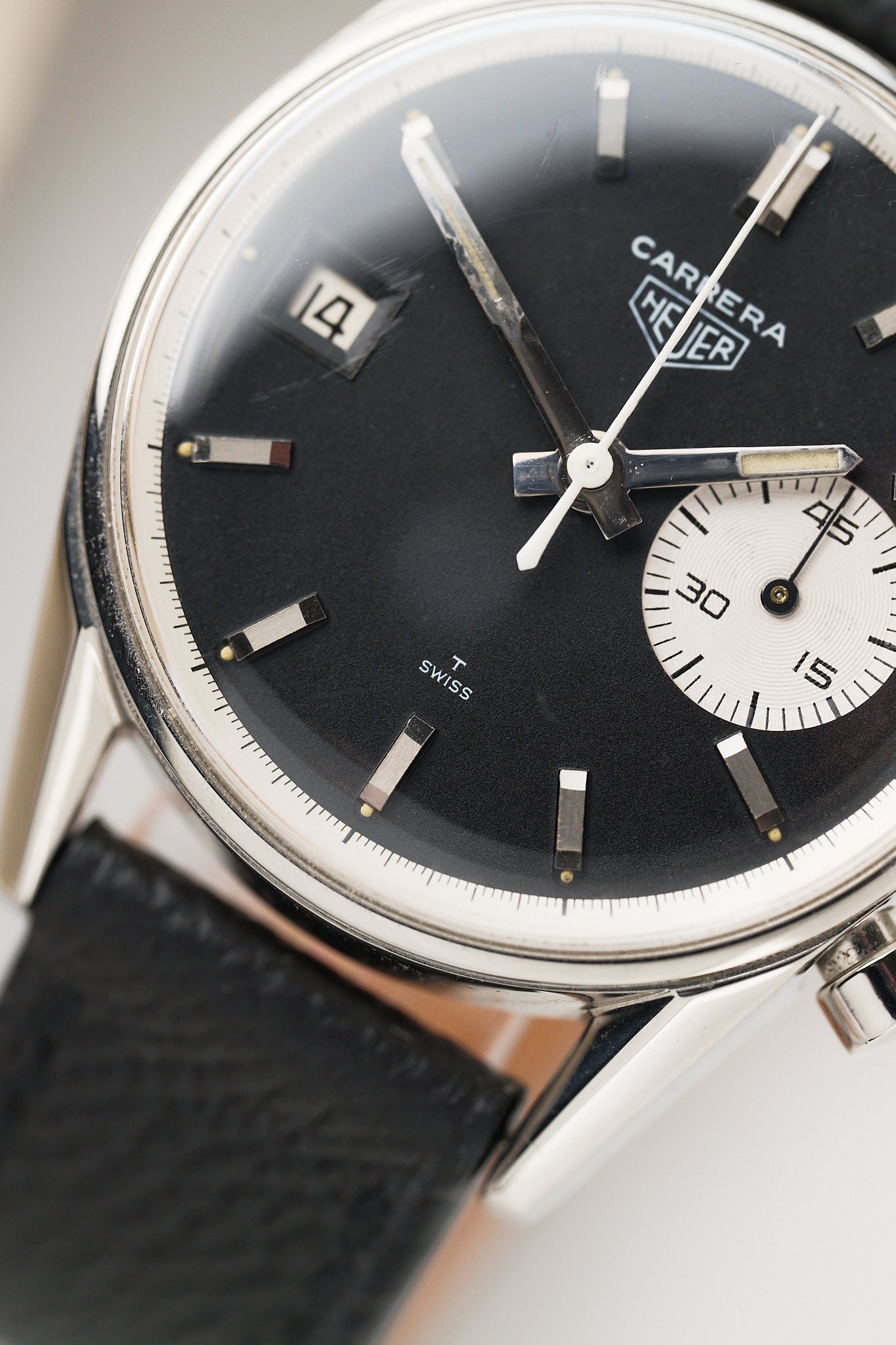 HEUER CARRERA DATO 45 'SECOND EXECUTION'