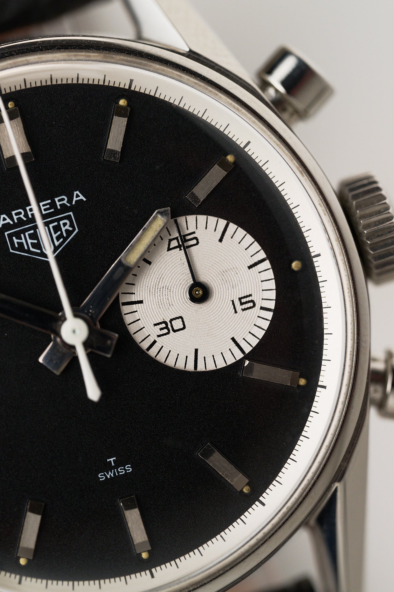 HEUER CARRERA DATO 45 'SECOND EXECUTION'