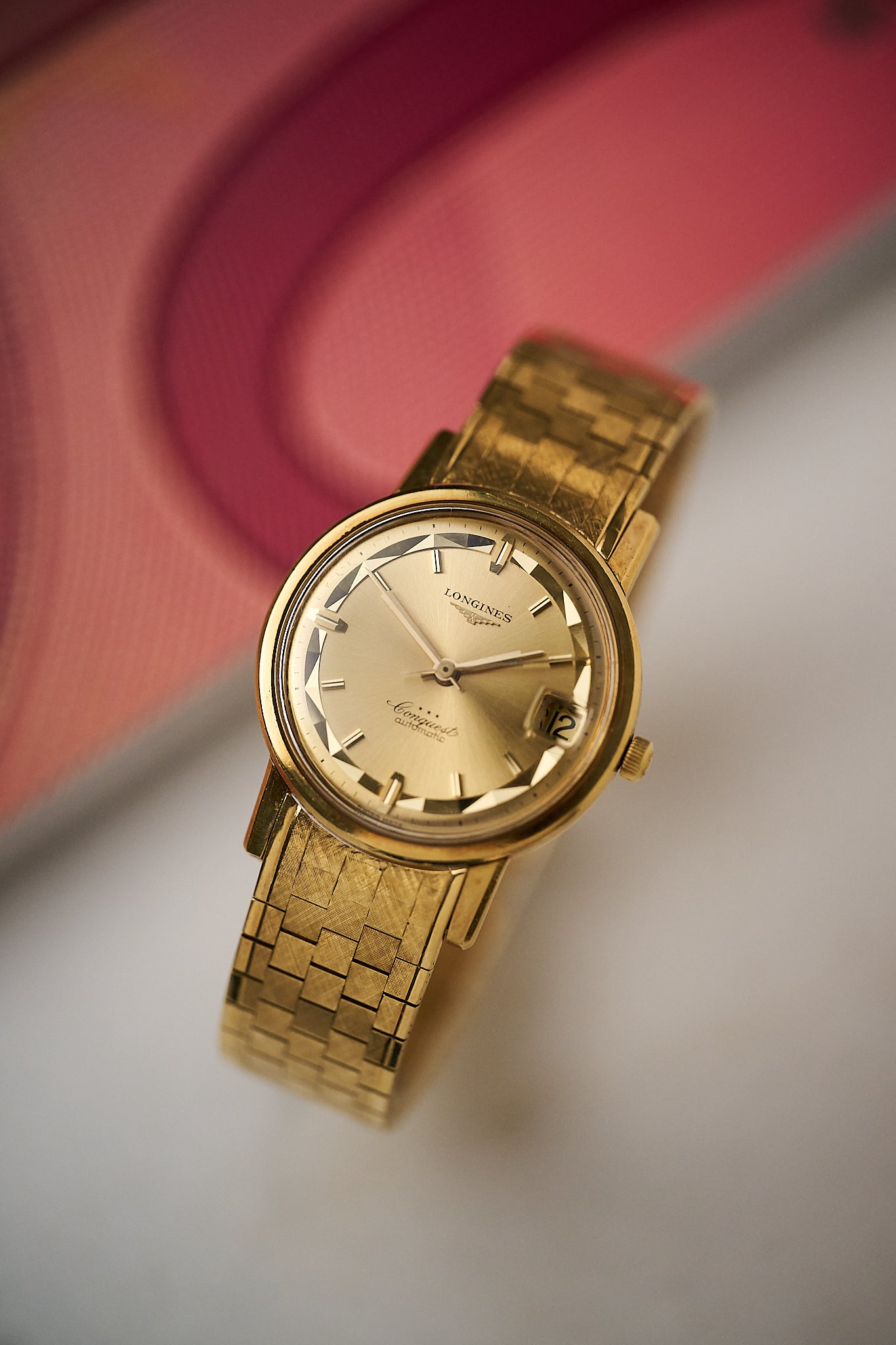LONGINES 'CONQUEST DELUXE' 18K YELLOW GOLD