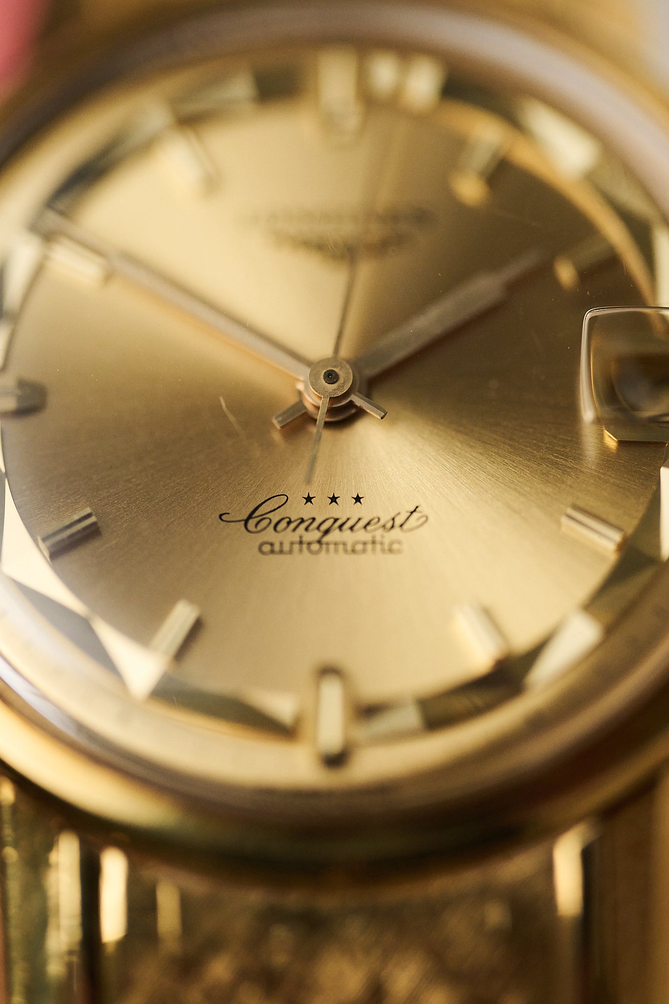 LONGINES 'CONQUEST DELUXE' 18K YELLOW GOLD