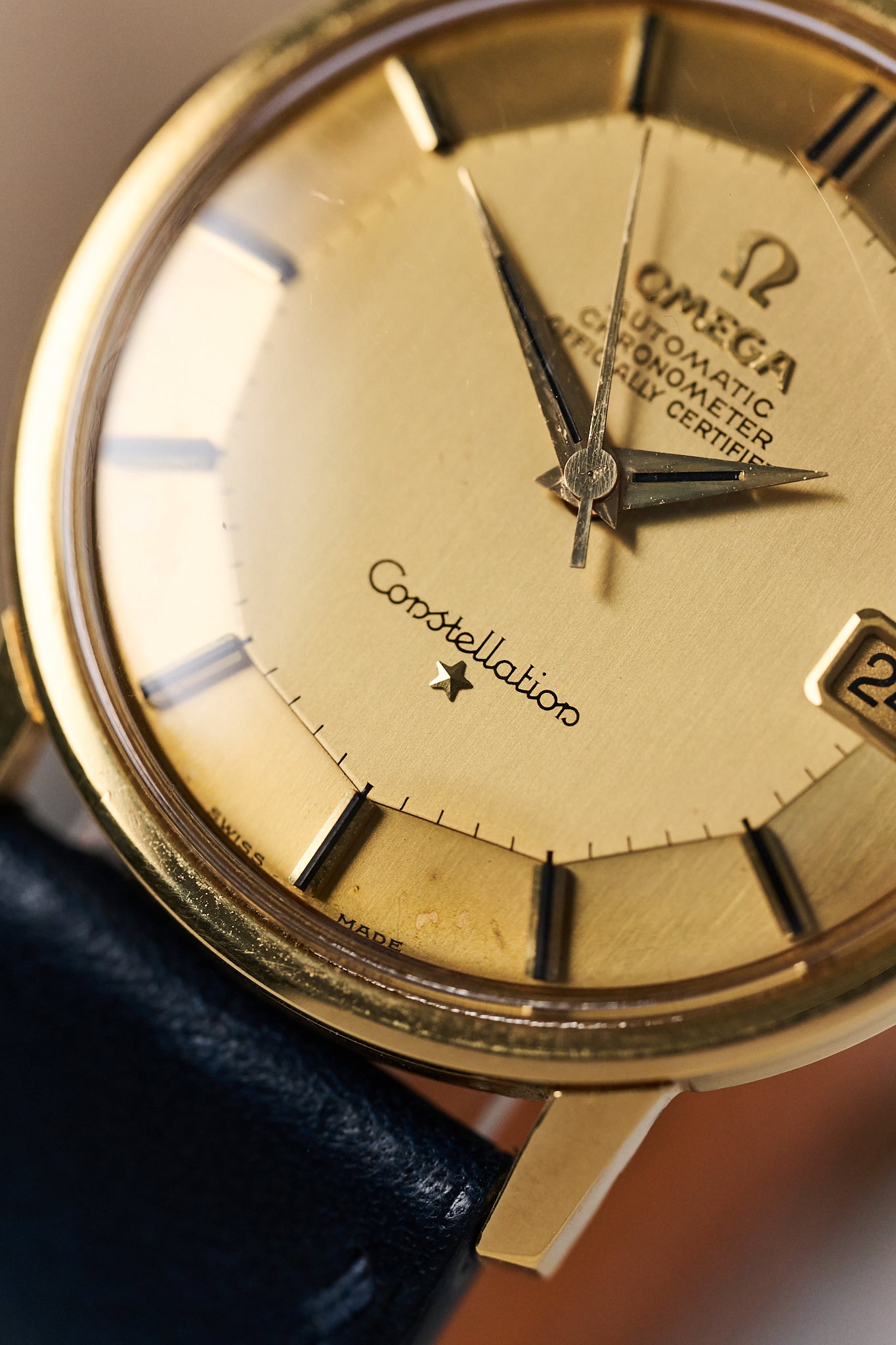 OMEGA CONSTELLATION 18K YELLOW GOLD 'PIE PAN'