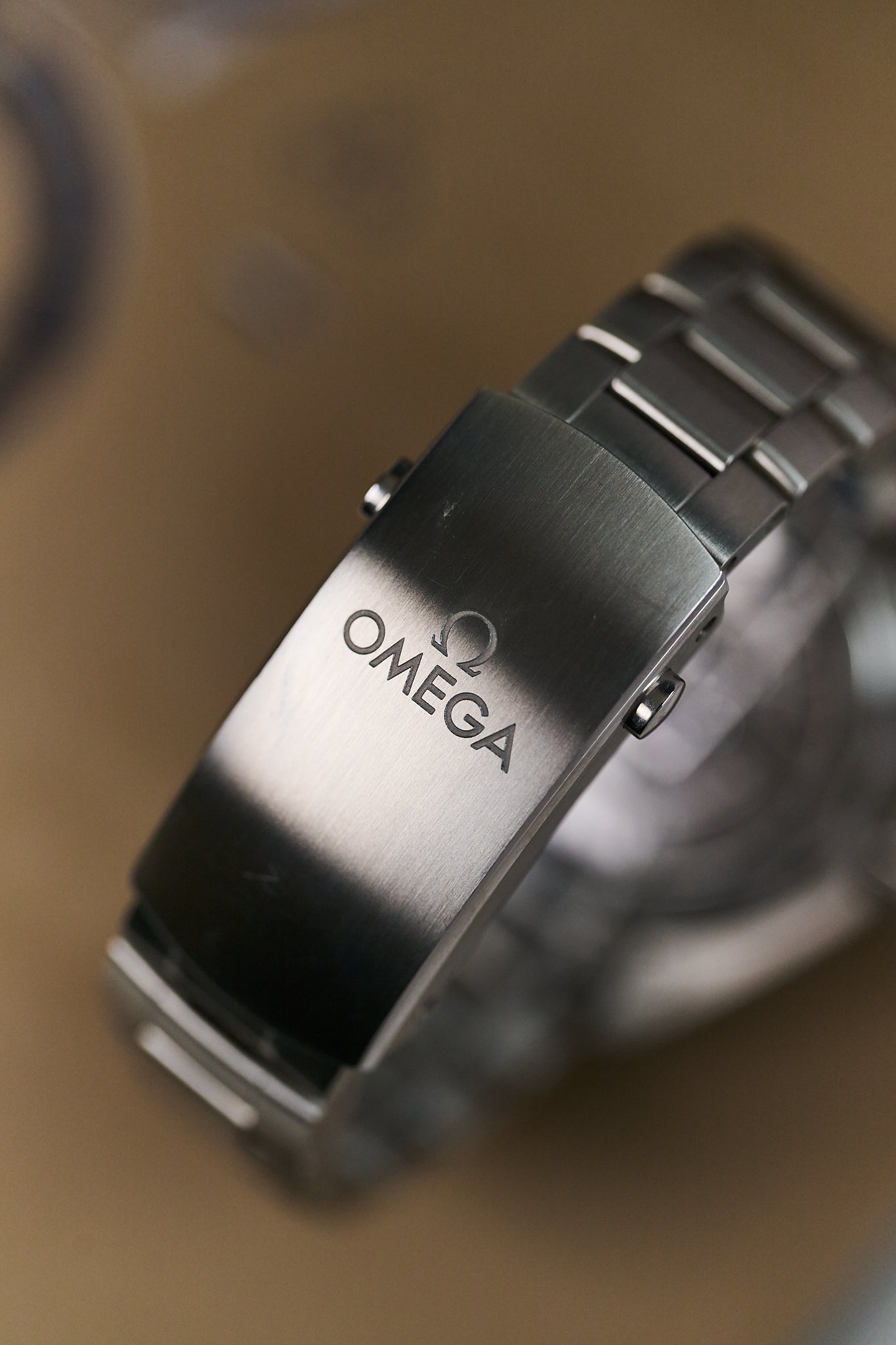 OMEGA PLANET OCEAN 600M 215.30.44.21.01.001 2025