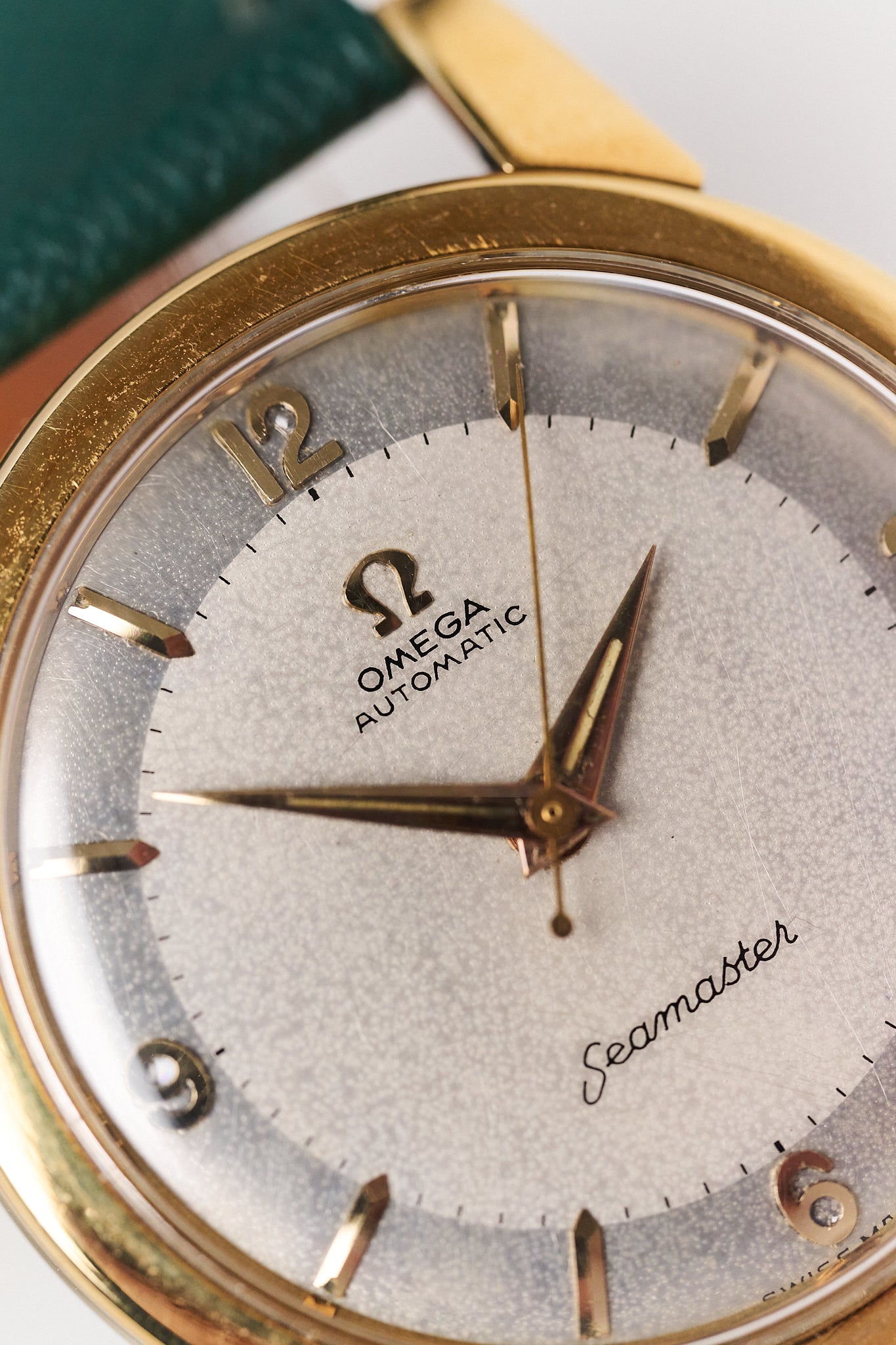 OMEGA SEAMASTER 18K YELLOW GOLD 2909SC