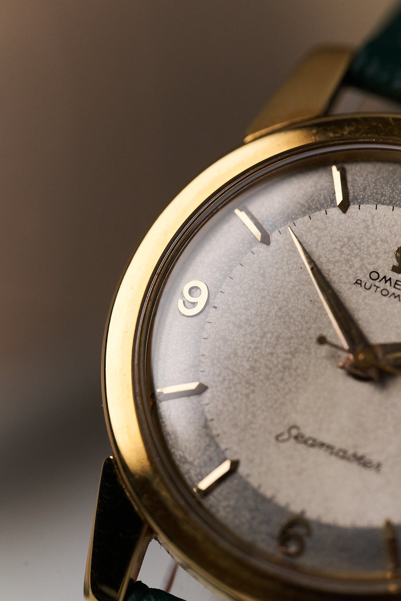 OMEGA SEAMASTER 18K YELLOW GOLD 2909SC