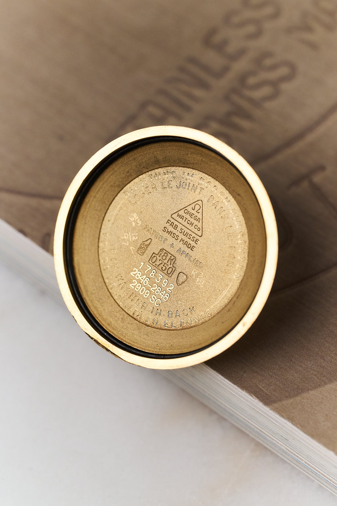 OMEGA SEAMASTER 18K YELLOW GOLD 2909SC