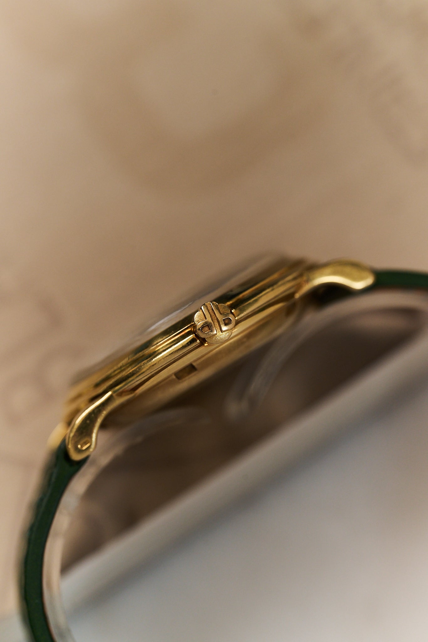 PATEK PHILIPPE CALATRAVA 2552 18K YELLOW GOLD 'DISCO VOLANTE'