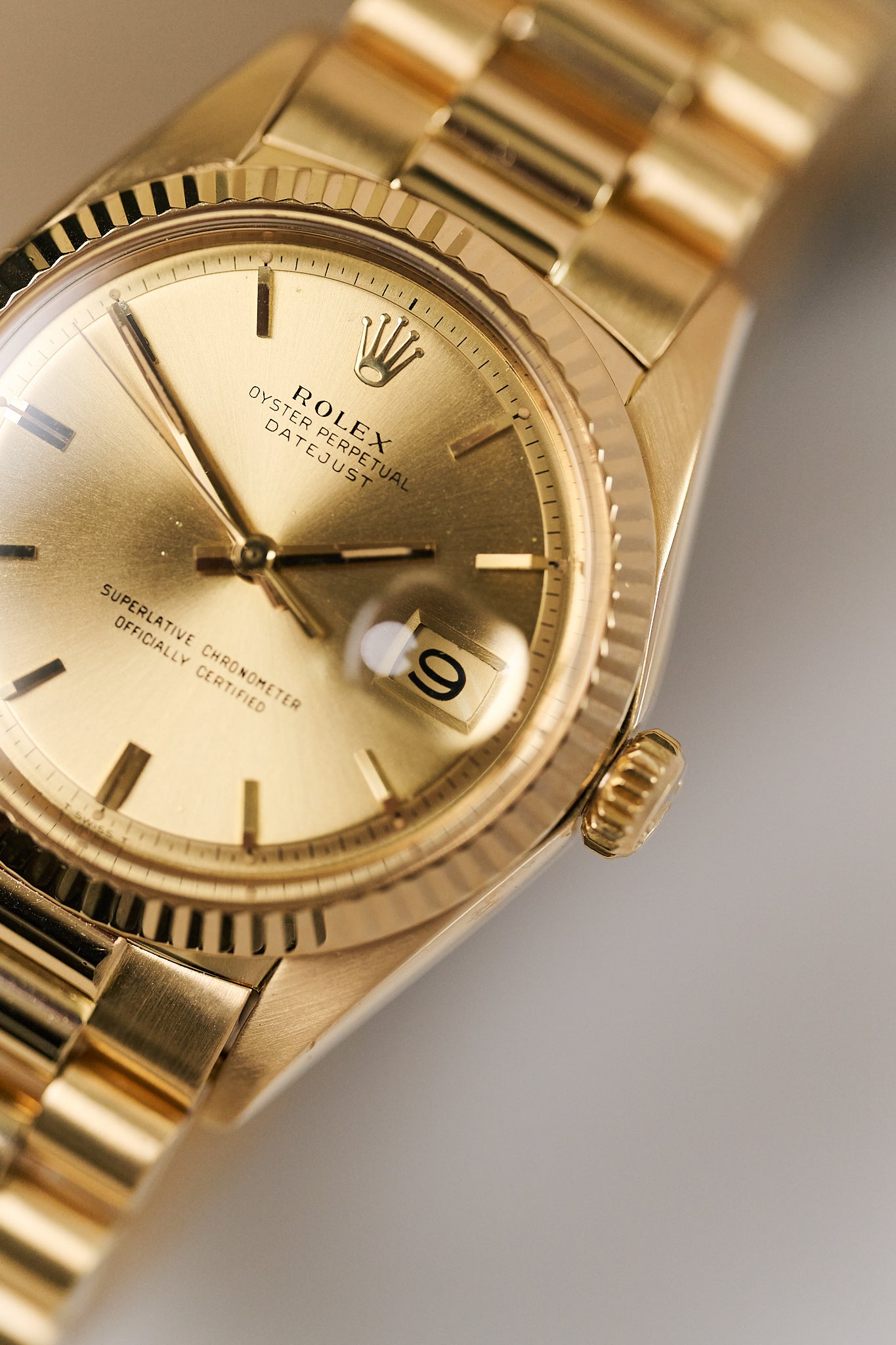 ROLEX DATEJUST 1601/8 18K YELLOW GOLD 'CHAMPAGNE DIAL'