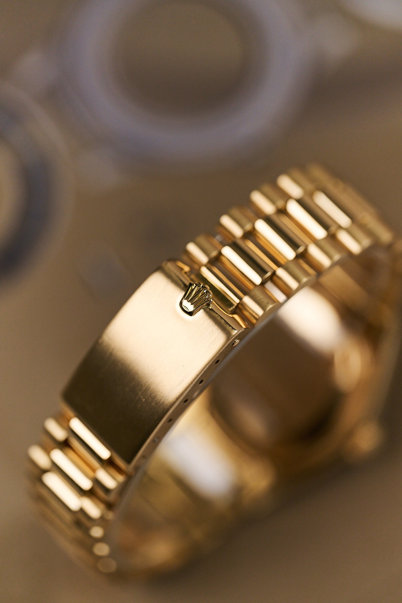 ROLEX DATEJUST 1601/8 18K YELLOW GOLD 'CHAMPAGNE DIAL'