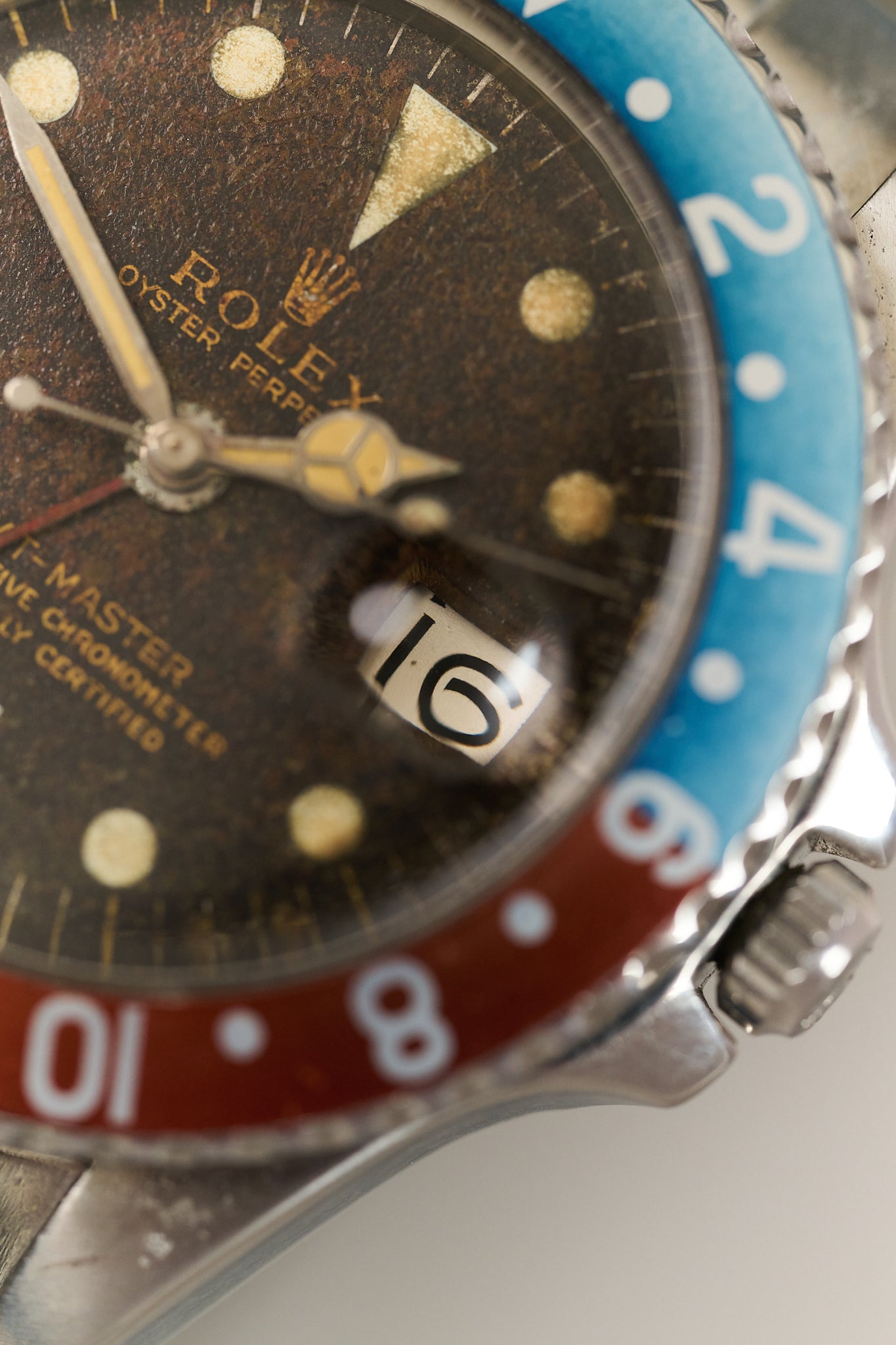 ROLEX GMT-MASTER 1675 GILT 'PCG' TROPICAL WIDE SWISS DIAL