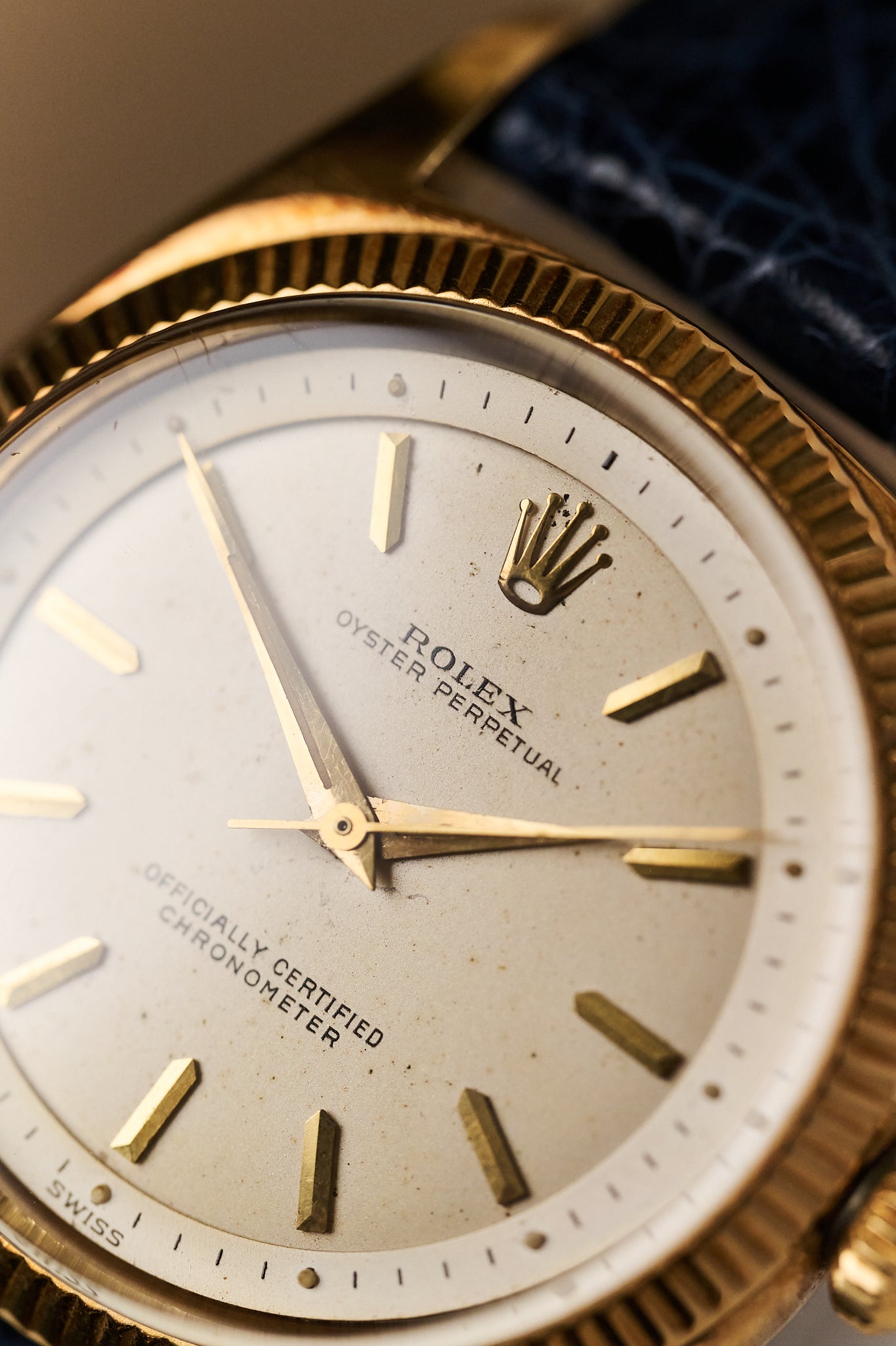 ROLEX OYSTER PERPETUAL 18K YELLOW GOLD 6502 'SANDWICH DIAL'