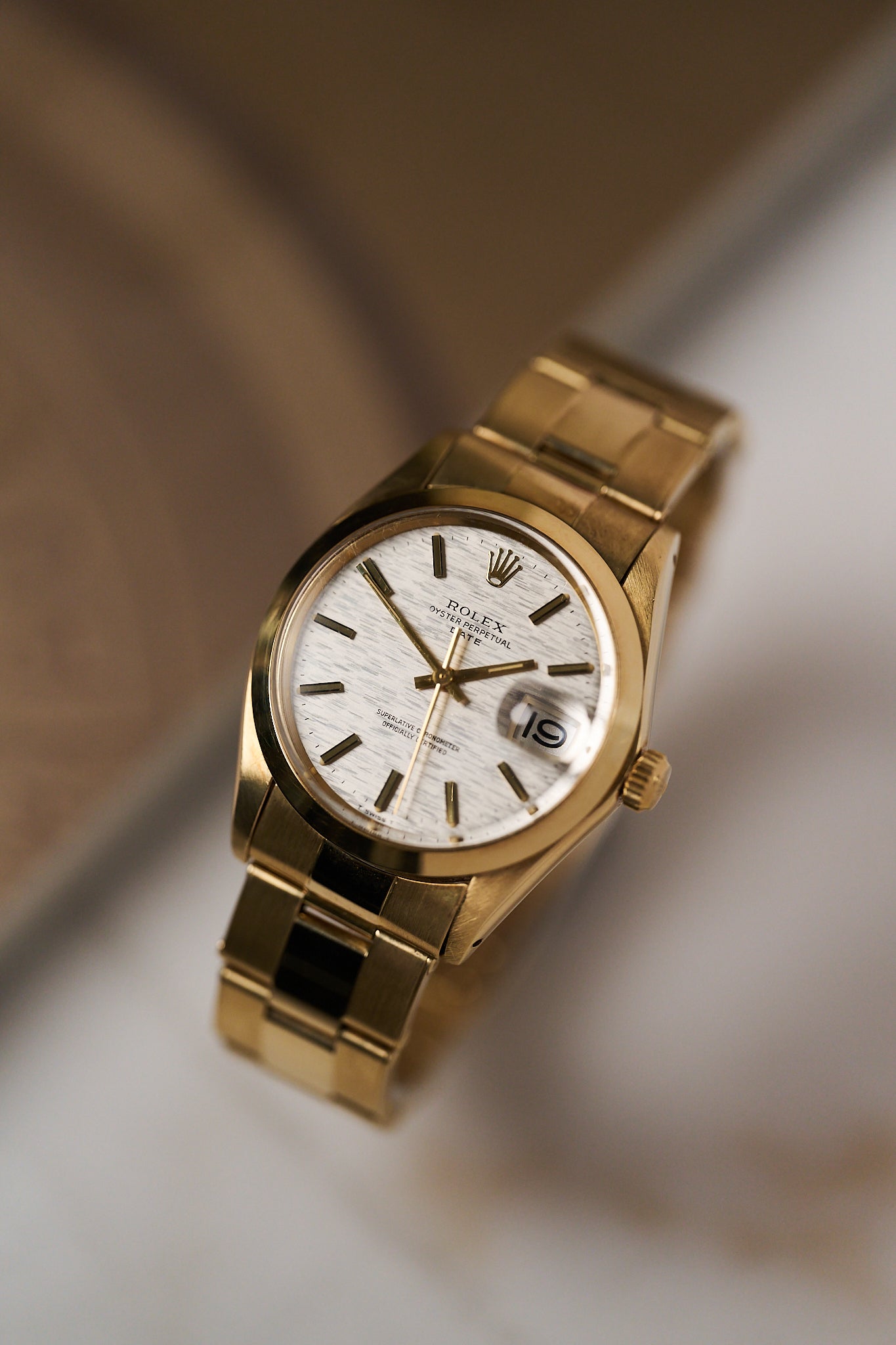 ROLEX OYSTER PERPETUAL DATE 1500/7 'SHANTUNG DIAL'