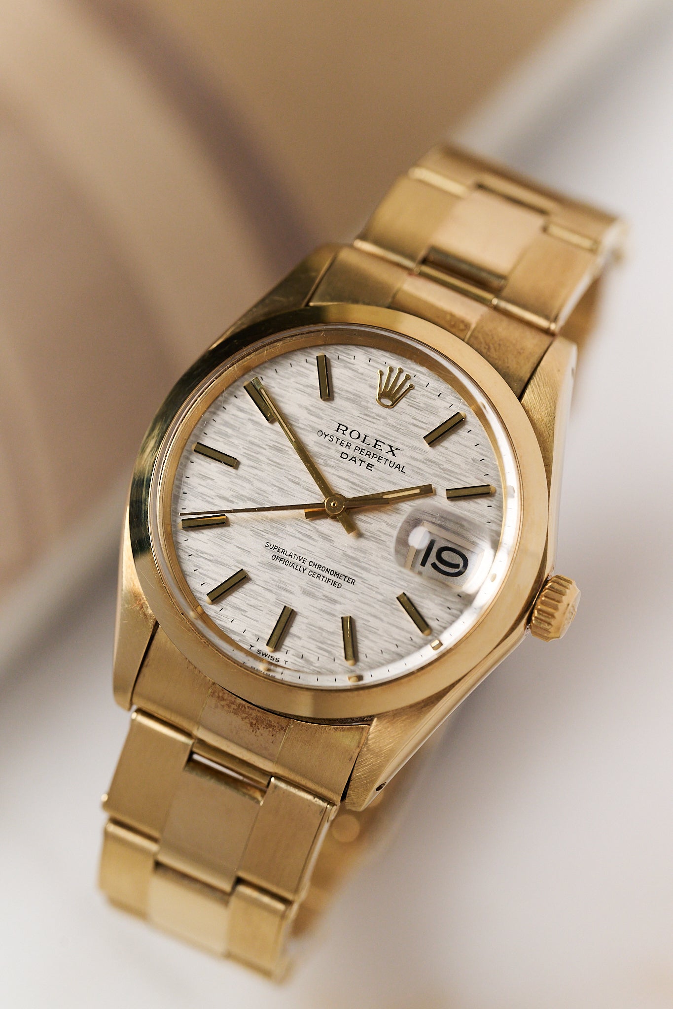 ROLEX OYSTER PERPETUAL DATE 1500/7 'SHANTUNG DIAL'