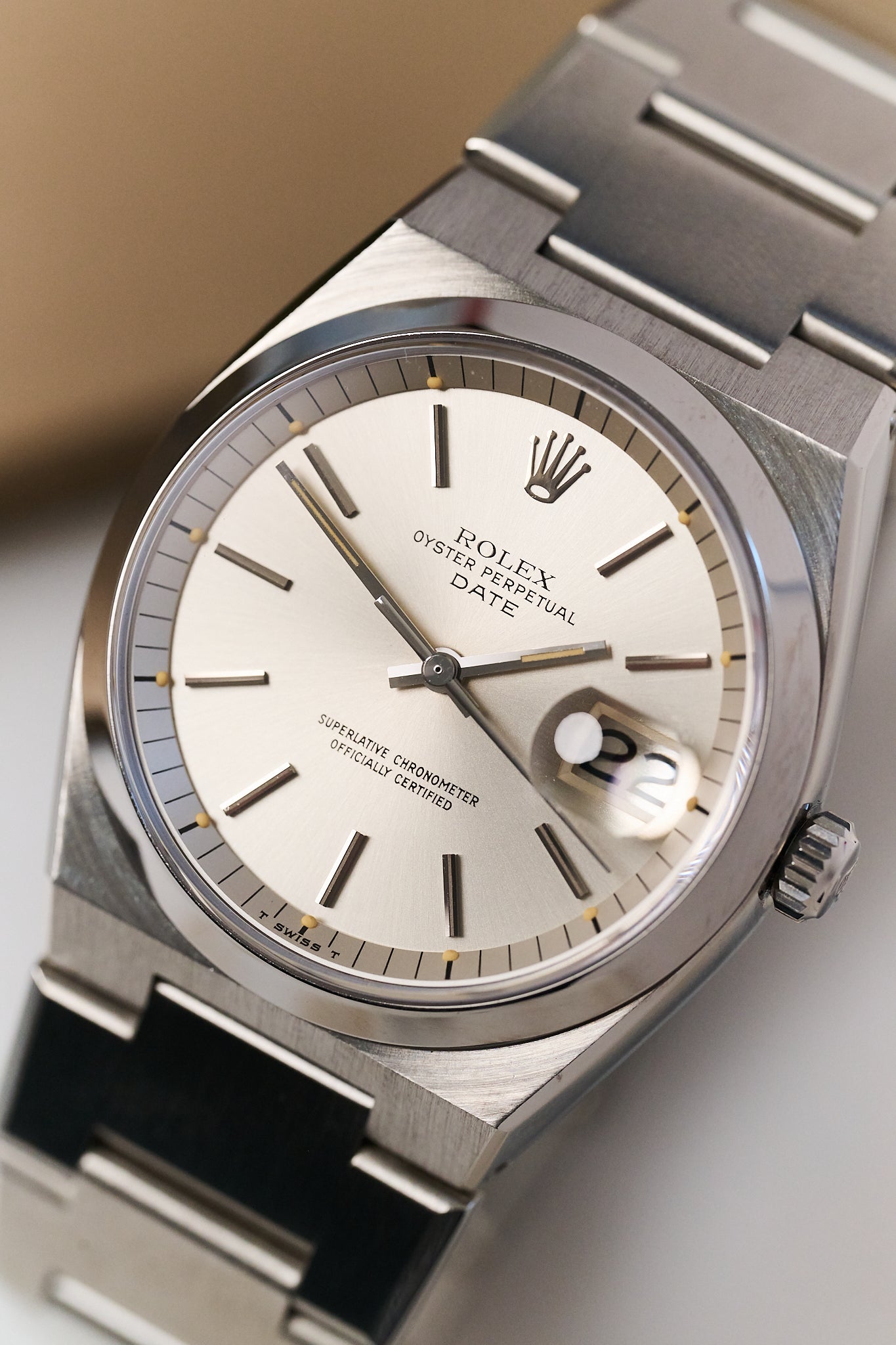 ROLEX OYSTER PERPETUAL DATE 1530