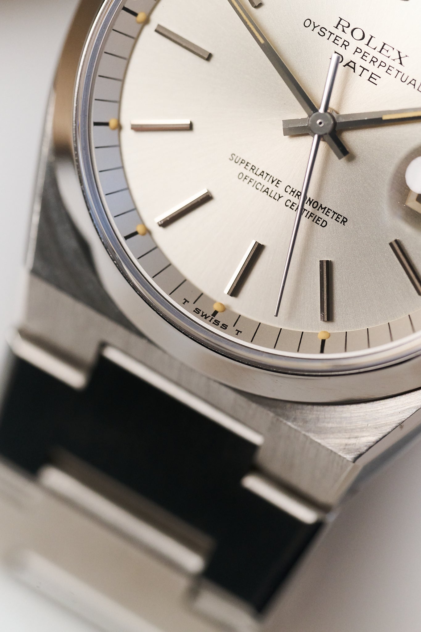 ROLEX OYSTER PERPETUAL DATE 1530