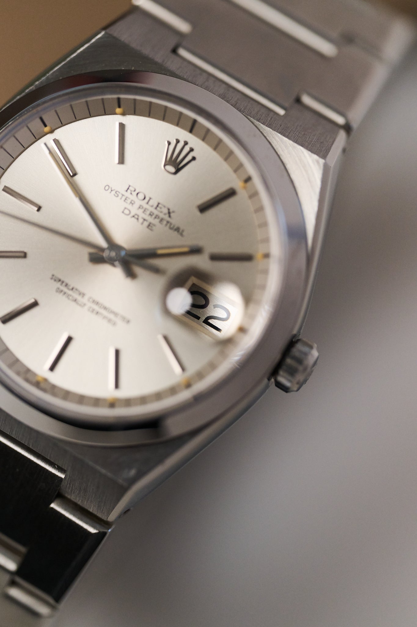 ROLEX OYSTER PERPETUAL DATE 1530