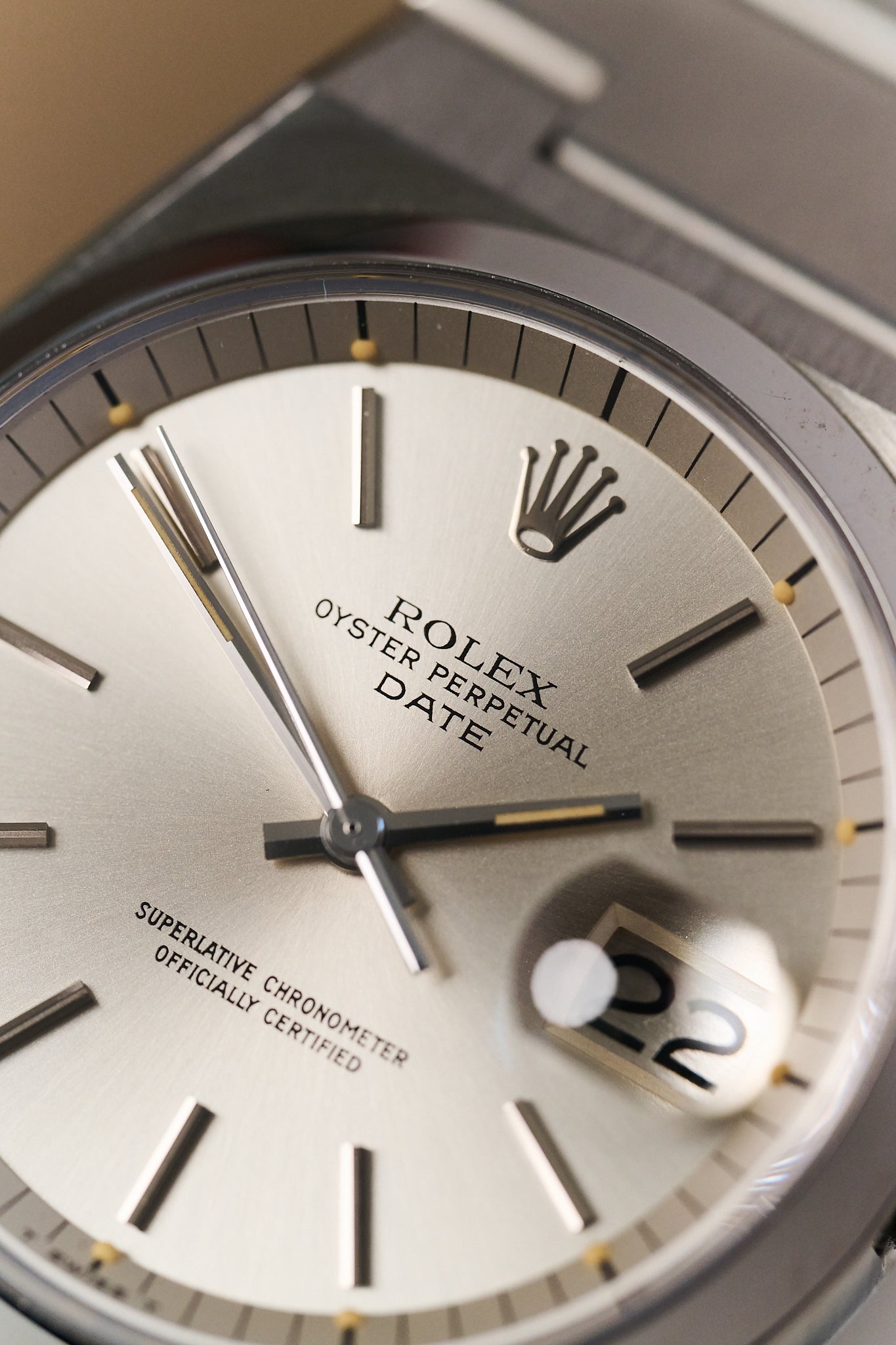 ROLEX OYSTER PERPETUAL DATE 1530
