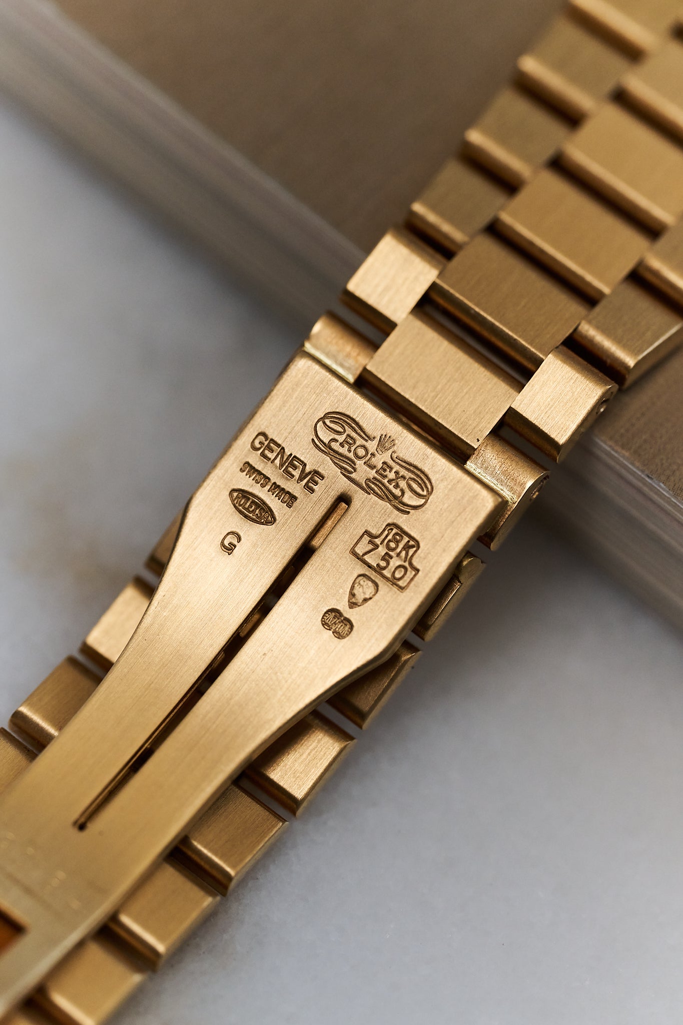 ROLEX OYSTERQUARTZ DAY-DATE 19018 'CHAMPAGNE DIAL' FULL SET