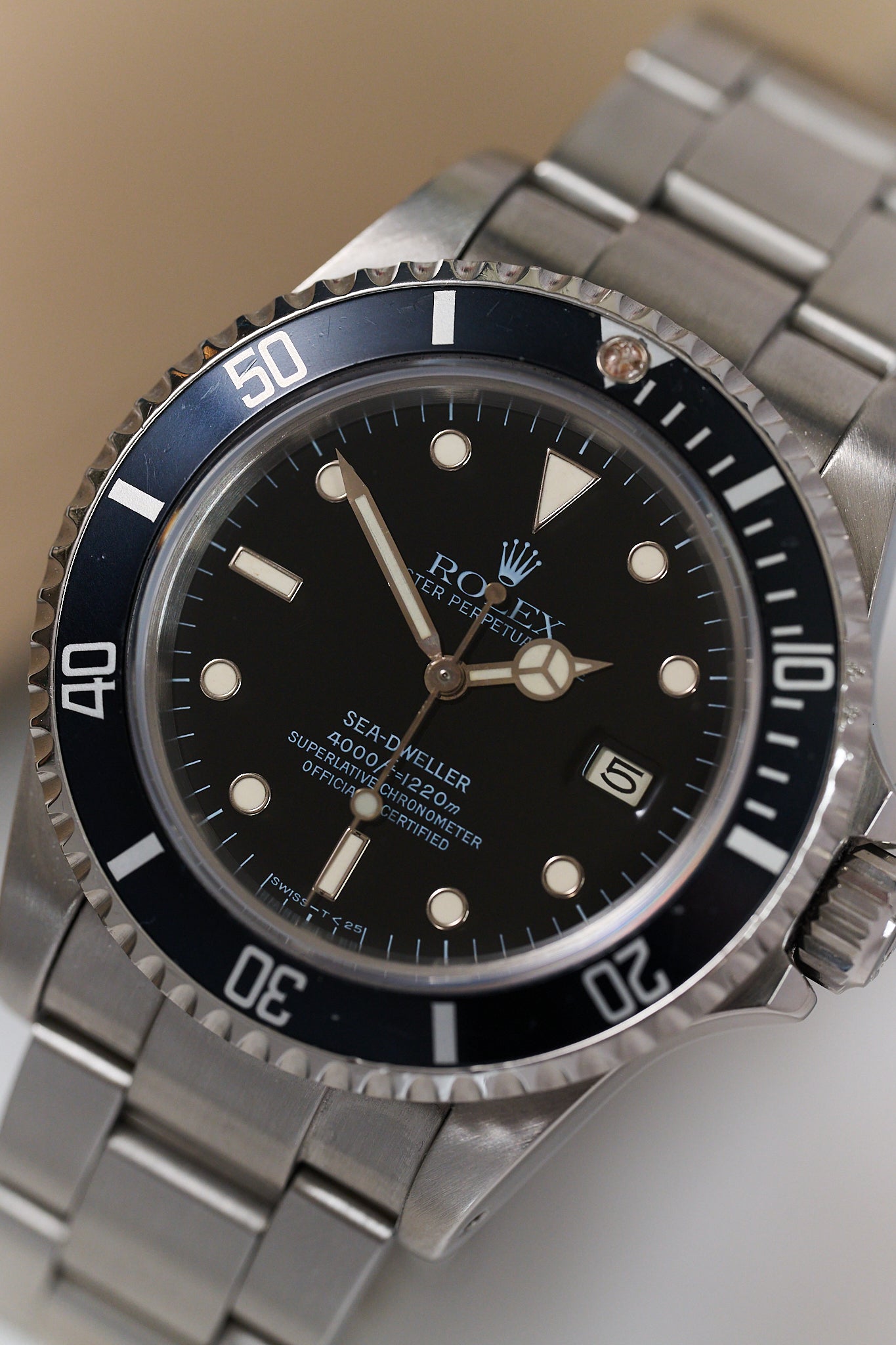 ROLEX SEA-DWELLER 16660 'TRIPLE SIX' GLOSS DIAL