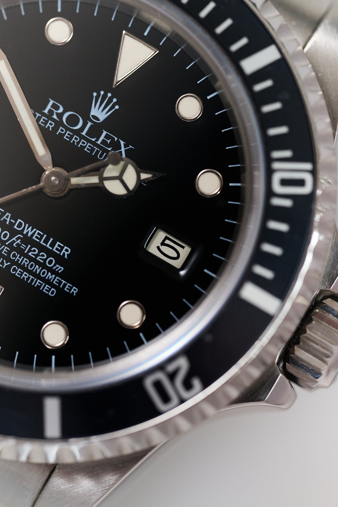 ROLEX SEA-DWELLER 16660 'TRIPLE SIX' GLOSS DIAL