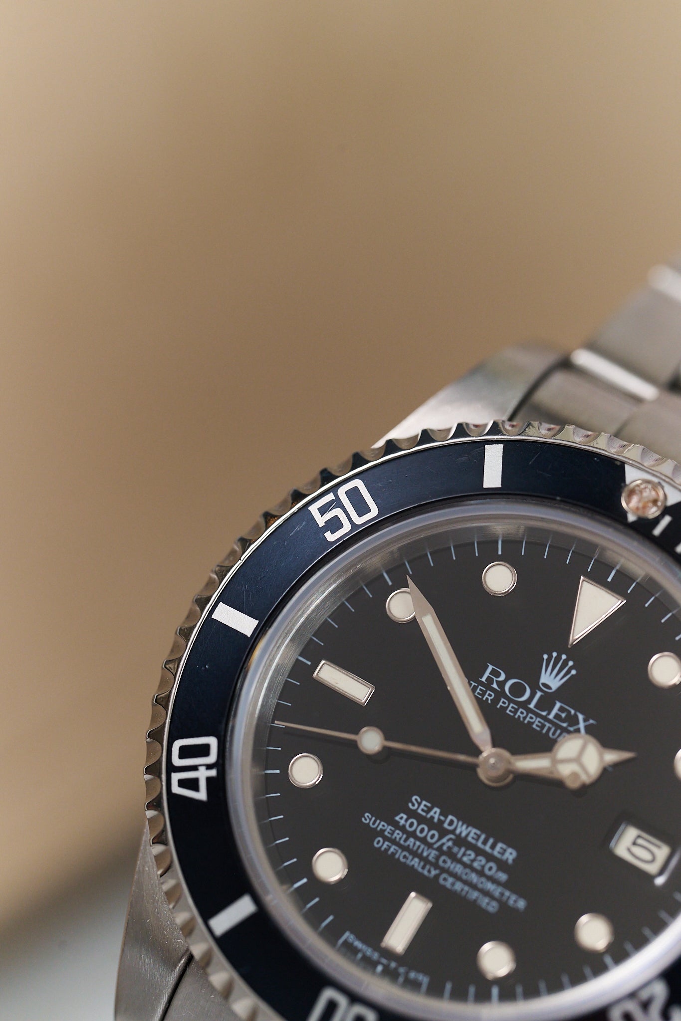 ROLEX SEA-DWELLER 16660 'TRIPLE SIX' GLOSS DIAL