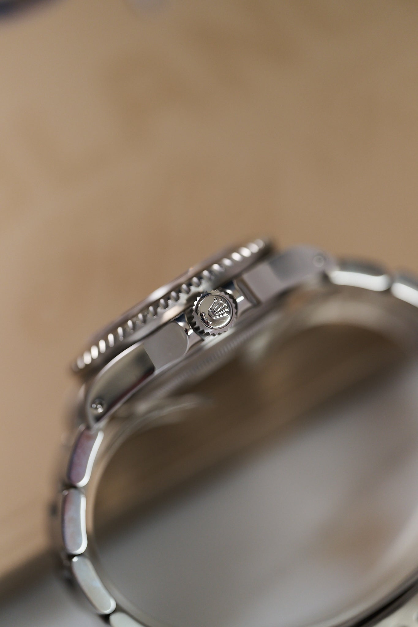 ROLEX SEA-DWELLER 16660 'TRIPLE SIX' GLOSS DIAL