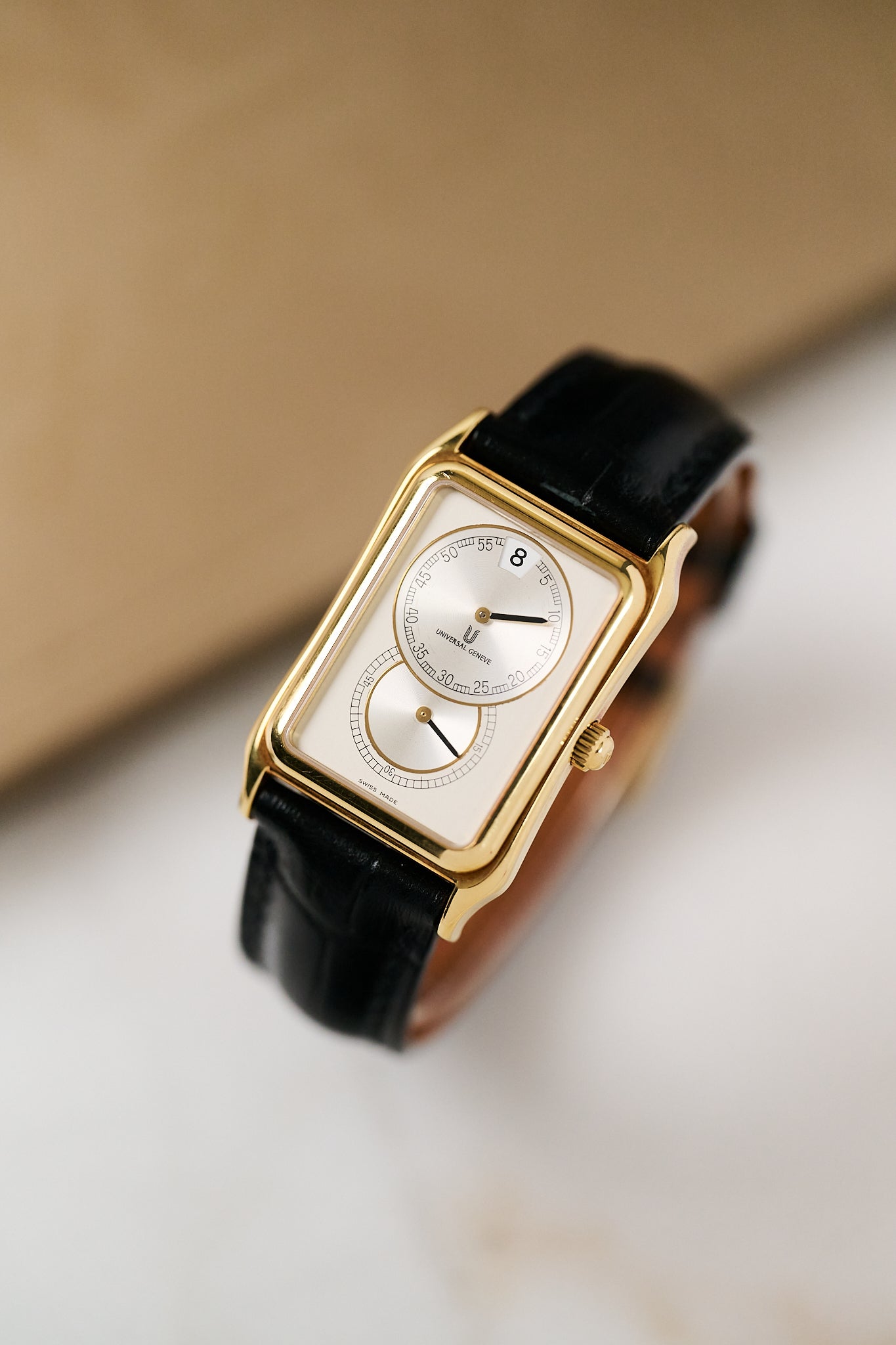 UNIVERSAL GENEVE JUMP HOUR 18K YELLOW GOLD 125.125