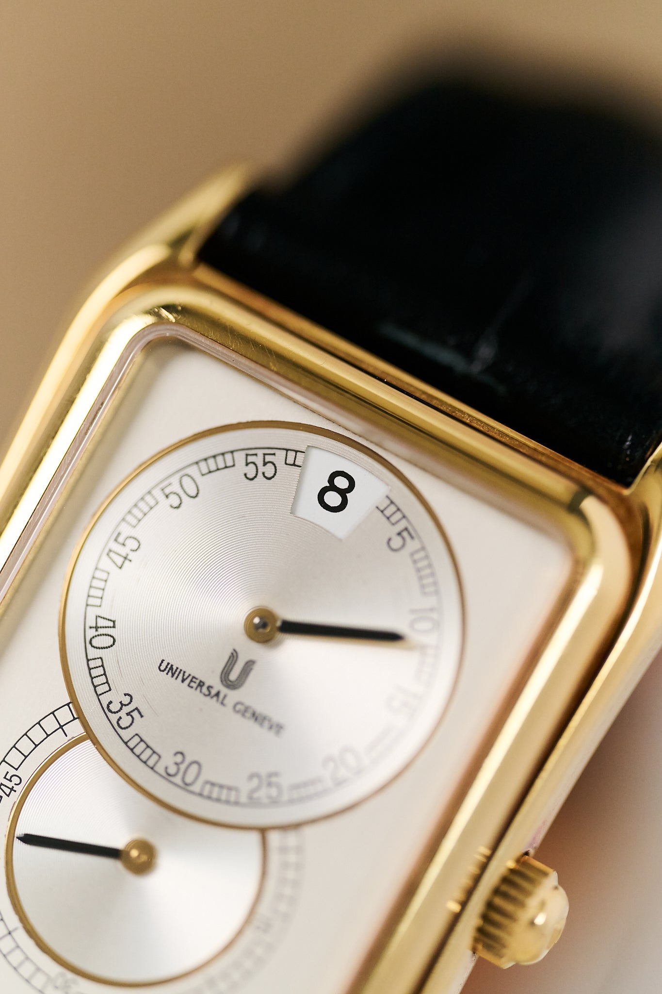 UNIVERSAL GENEVE JUMP HOUR 18K YELLOW GOLD 125.125