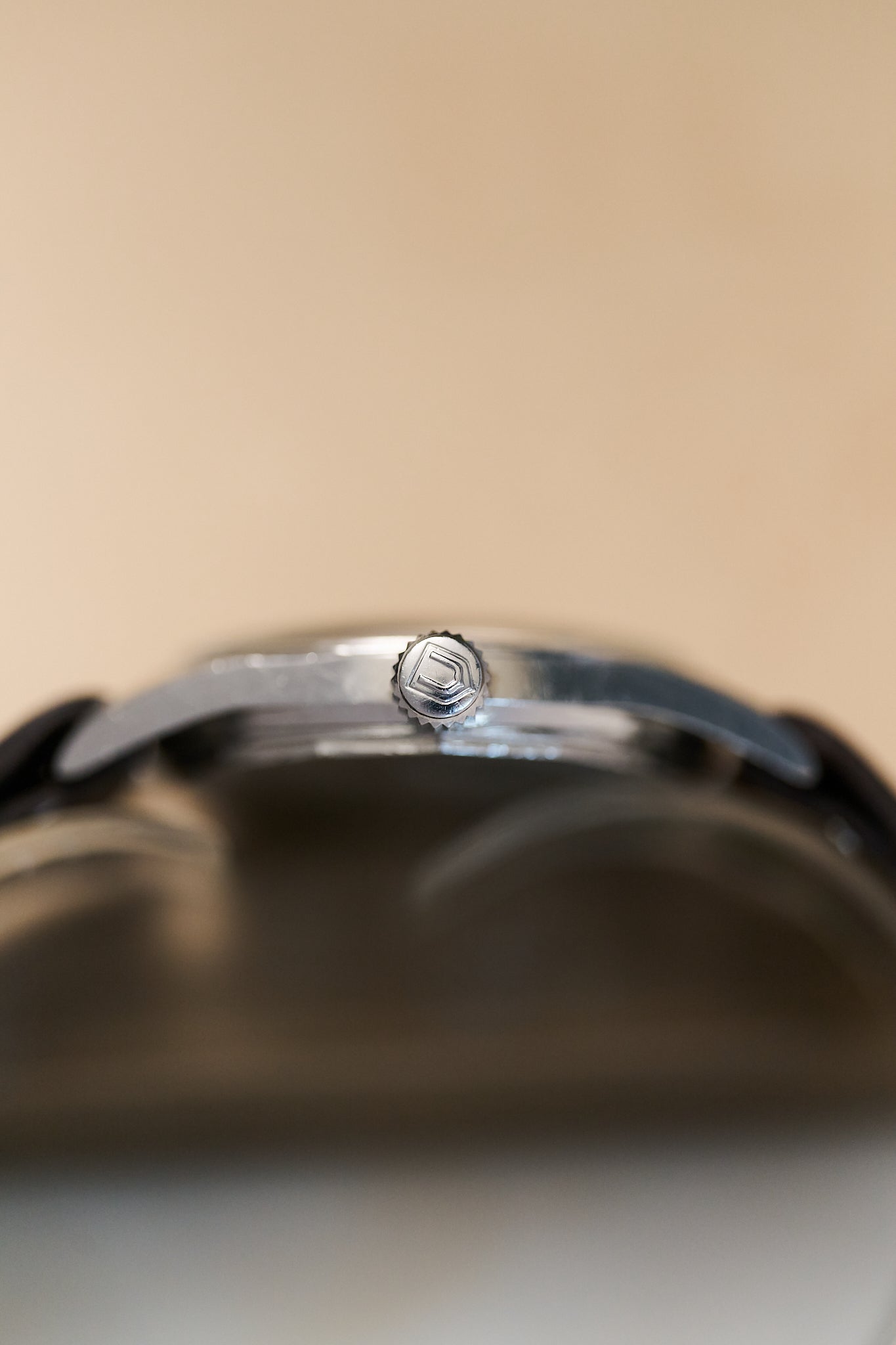 UNIVERSAL GENEVE POLEROUTER DATE 204610-2 'TROPICAL DIAL' MICROTOR