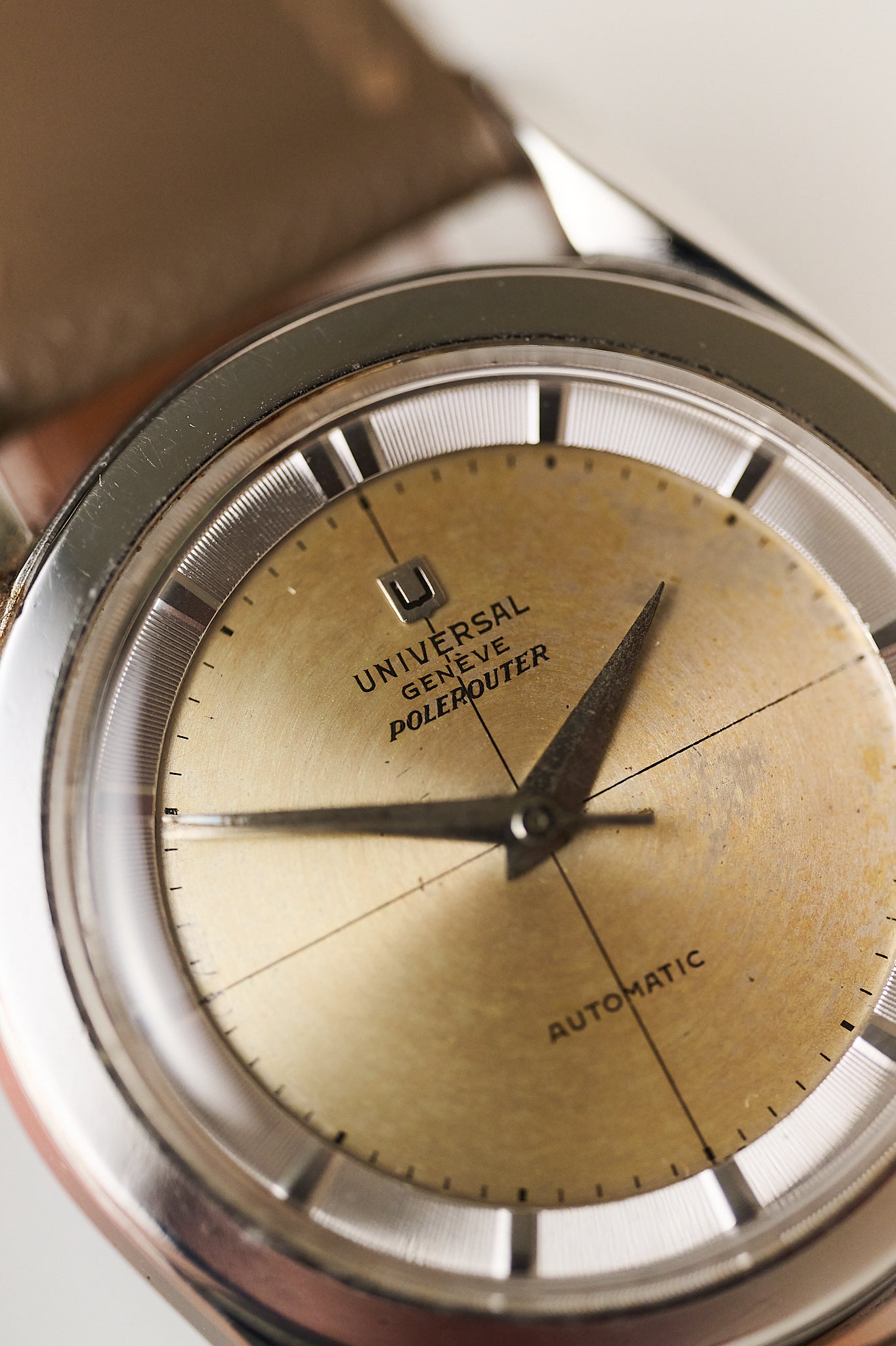UNIVERSAL GENEVE POLEROUTER 'SILVER DIAL'